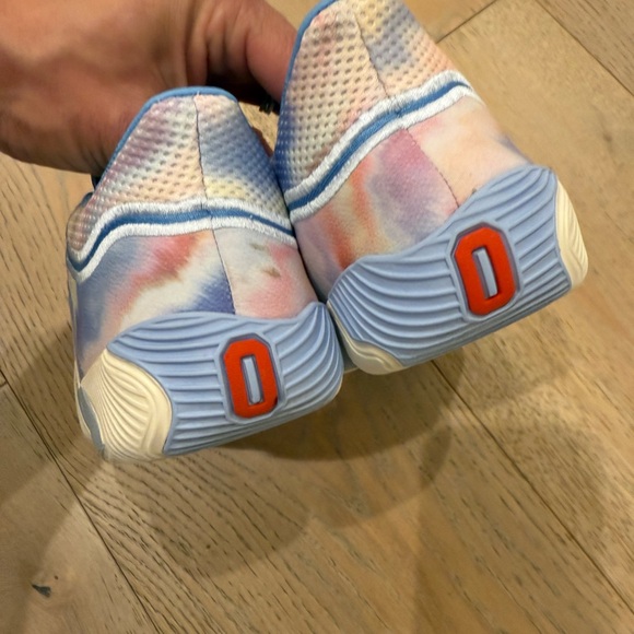 Kids Jordan sneakers size 12 - Picture 3 of 4